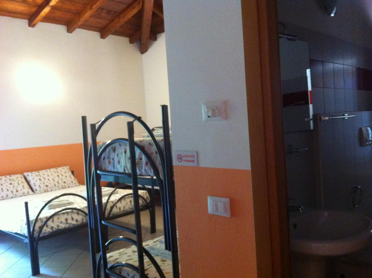 Ostello Residenza Molinatto Oggiono Exterior foto